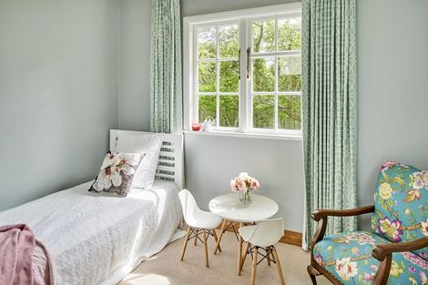 Photo of property in 20 Airlie Road, Plimmerton, Porirua, 5026