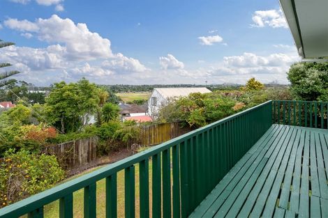 Photo of property in 12 Lewisham Street, Highland Park, Auckland, 2010