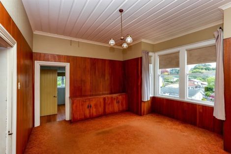 Photo of property in 6 Pendarves Street, New Plymouth, 4310