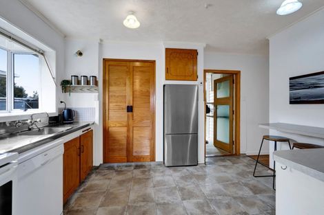 Photo of property in 5 Watene Crescent, Waitara, 4320