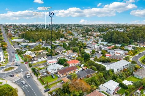 Photo of property in 9 Ocean View Road, Hillcrest, Auckland, 0627