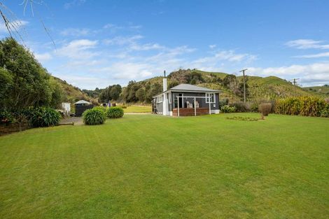 Photo of property in 23 Mangaoae Road, Te Karaka, 4091