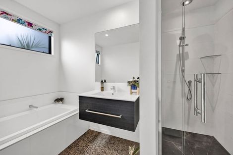 Photo of property in 23 Links Drive, Waiwhakaiho, New Plymouth, 4312