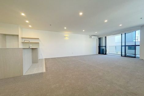Photo of property in 4g/175 Hurstmere Road, Takapuna, Auckland, 0622