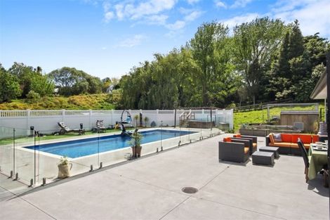 Photo of property in 2d Country Club Lane, Waiuku, 2123