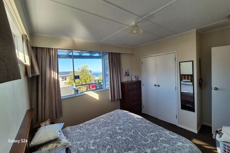 Photo of property in 17 Maple Grove, Maungaraki, Lower Hutt, 5010