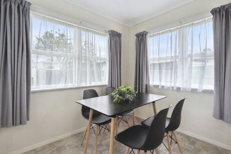 Photo of property in 2 Selwyn Street, Levin, 5510