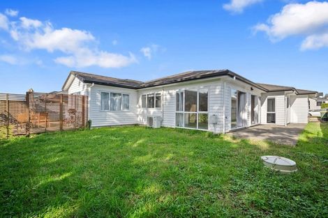 Photo of property in 9 Josh Road, Huapai, Kumeu, 0810