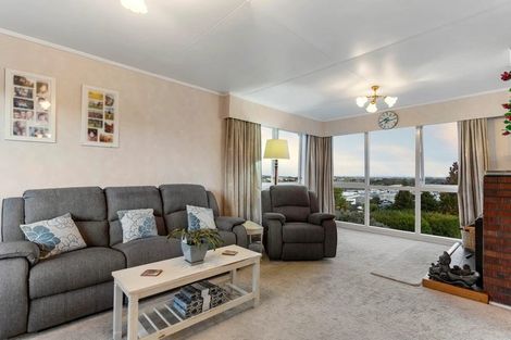 Photo of property in 23 Marcel Place, Glenfield, Auckland, 0629