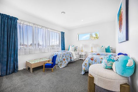 Photo of property in 28 Shah Place, Glen Eden, Auckland, 0602