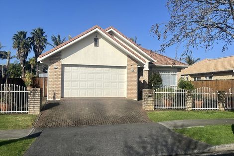 Photo of property in 14 Corta Bella Place, Golflands, Auckland, 2013