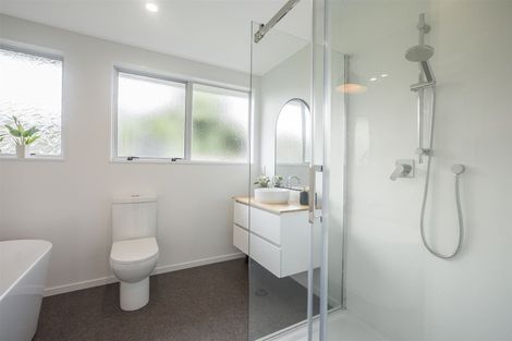 Photo of property in 5 Woolwich Close, Whitby, Porirua, 5024