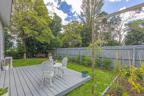 Photo of property in 5a Aokautere Drive, Fitzherbert, 4410