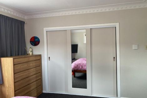 Photo of property in 50 Sylvan Crescent, Te Atatu South, Auckland, 0610