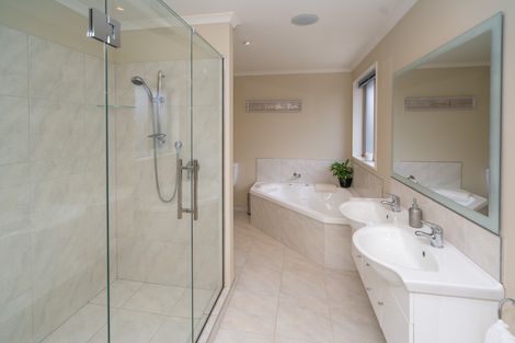 Photo of property in 54 Westpark Drive, Burnside, Christchurch, 8053