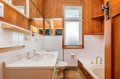 Photo of property in 67 Friend Street, Karori, Wellington, 6012