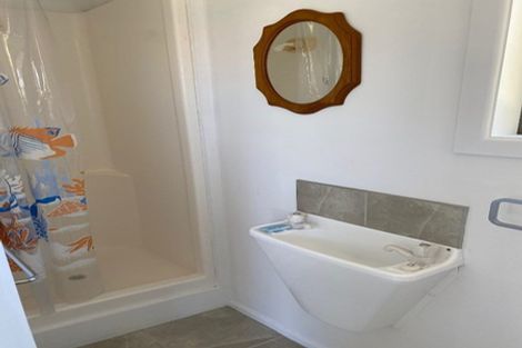 Photo of property in 40 Queens Road, Waikanae Beach, Waikanae, 5036