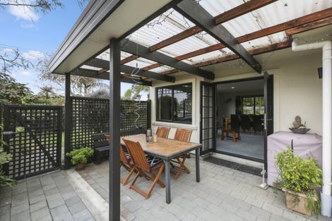 Photo of property in 364 Mangorei Road, Merrilands, New Plymouth, 4312