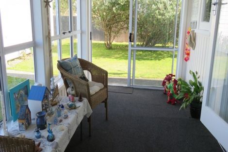 Photo of property in 15 Ferry Street, Foxton Beach, Foxton, 4815