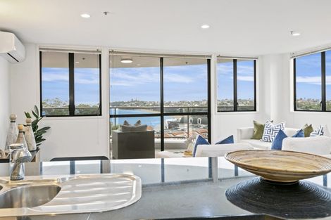 Photo of property in 5d/173 Hurstmere Road, Takapuna, Auckland, 0622