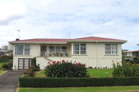 Photo of property in 37 Mccullough Avenue, Papatoetoe, Auckland, 2025