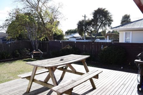 Photo of property in 8 Rollerson Street, Papakura, 2110