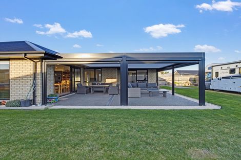 Photo of property in 52 Hilton Drive, Amberley, 7410