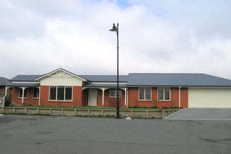 Photo of property in 10 Henley Court, Huntington, Hamilton, 3210