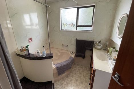 Photo of property in 10 Mildmay Road, Henderson, Auckland, 0610