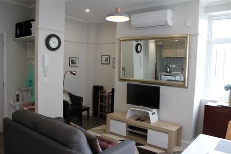 Photo of property in Fountain Court, 2/48 Oriental Parade, Oriental Bay, Wellington, 6011