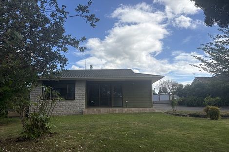 Photo of property in 14 Kaweka Place, Havelock North, 4130