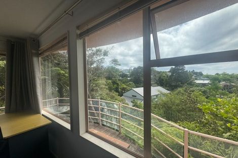 Photo of property in 2/823 East Coast Road, Northcross, Auckland, 0630