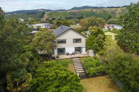 Photo of property in 50 Dale Road, Raumati South, Paraparaumu, 5032
