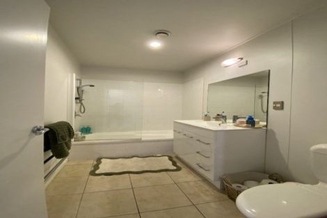 Photo of property in Greenwich Apartments, 4/3 Burton Street, Grafton, Auckland, 1010