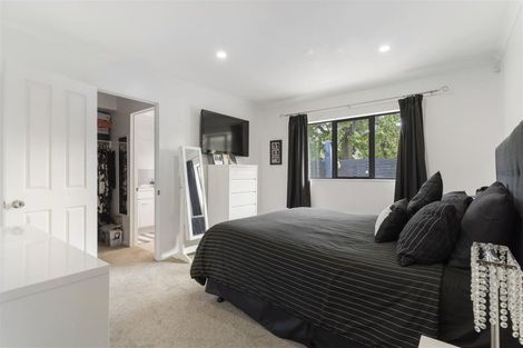 Photo of property in 14a Millbrook Road, Henderson, Auckland, 0612