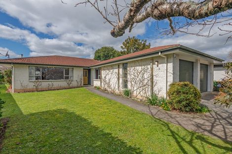 Photo of property in 18 Truscott Grove, Awapuni, Palmerston North, 4412