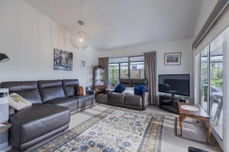 Photo of property in 21 Abbot Avenue, Waipawa, 4210