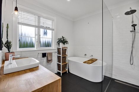 Photo of property in 211 Coronation Avenue, Welbourn, New Plymouth, 4310