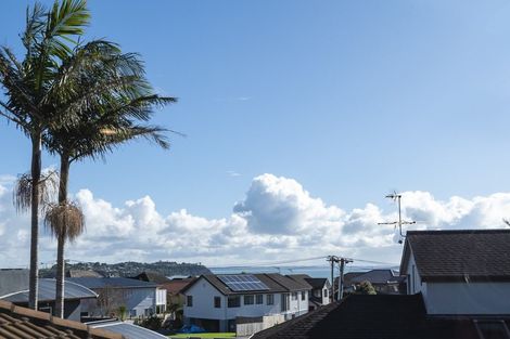 Photo of property in 2/12 Waller Avenue, Bucklands Beach, Auckland, 2012