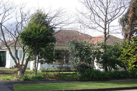 Photo of property in 16 Trent Avenue, Hokowhitu, Palmerston North, 4410