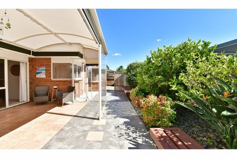 Photo of property in 18 Dan Tori Place, Orewa, 0931