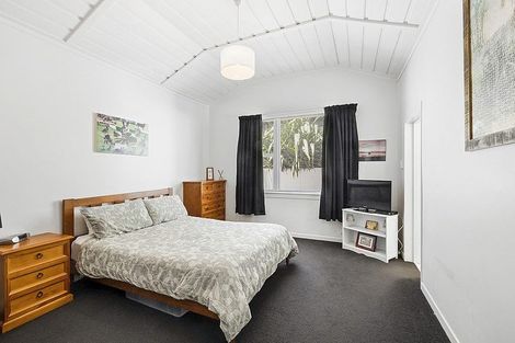 Photo of property in 72 Cutfield Road, New Plymouth, 4310