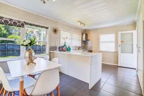 Photo of property in 242 Forrest Hill Road, Forrest Hill, Auckland, 0620