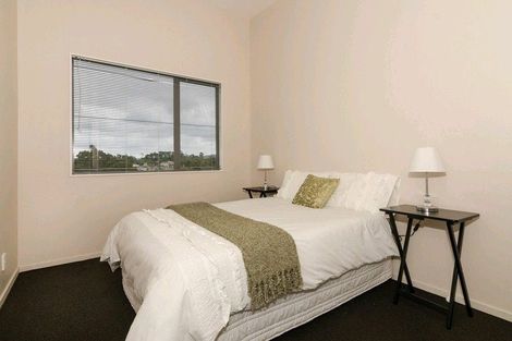 Photo of property in 25/3 Hulme Place, Henderson, Auckland, 0612