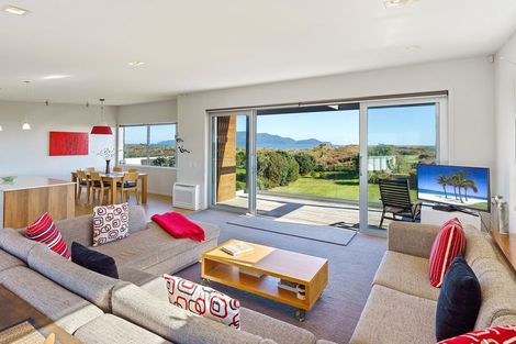 Photo of property in 114 Paetawa Road, Peka Peka, Waikanae, 5391