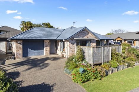 Photo of property in 16 Max Short Drive, Pukekohe, 2120