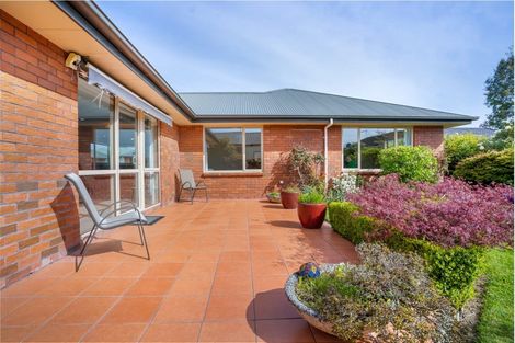 Photo of property in 98 Park Street, Winton, 9720