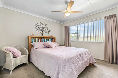 Photo of property in 14 Harbour Crest Drive, Waiuku, 2123