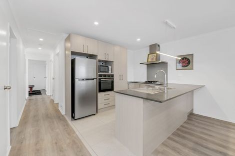 Photo of property in 21 Whareatua Avenue, Takanini, 2112