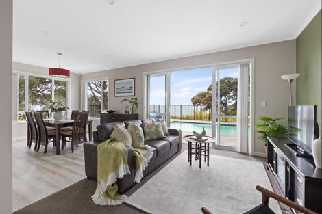 Photo of property in 869d Whangaparaoa Road, Manly, Whangaparaoa, 0930